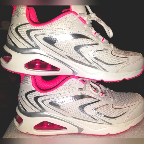 Skechers Shoes - Sketchers Los Angeles